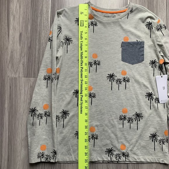 NWT Sovereign Code Graphic Tee - Picture 5 of 8